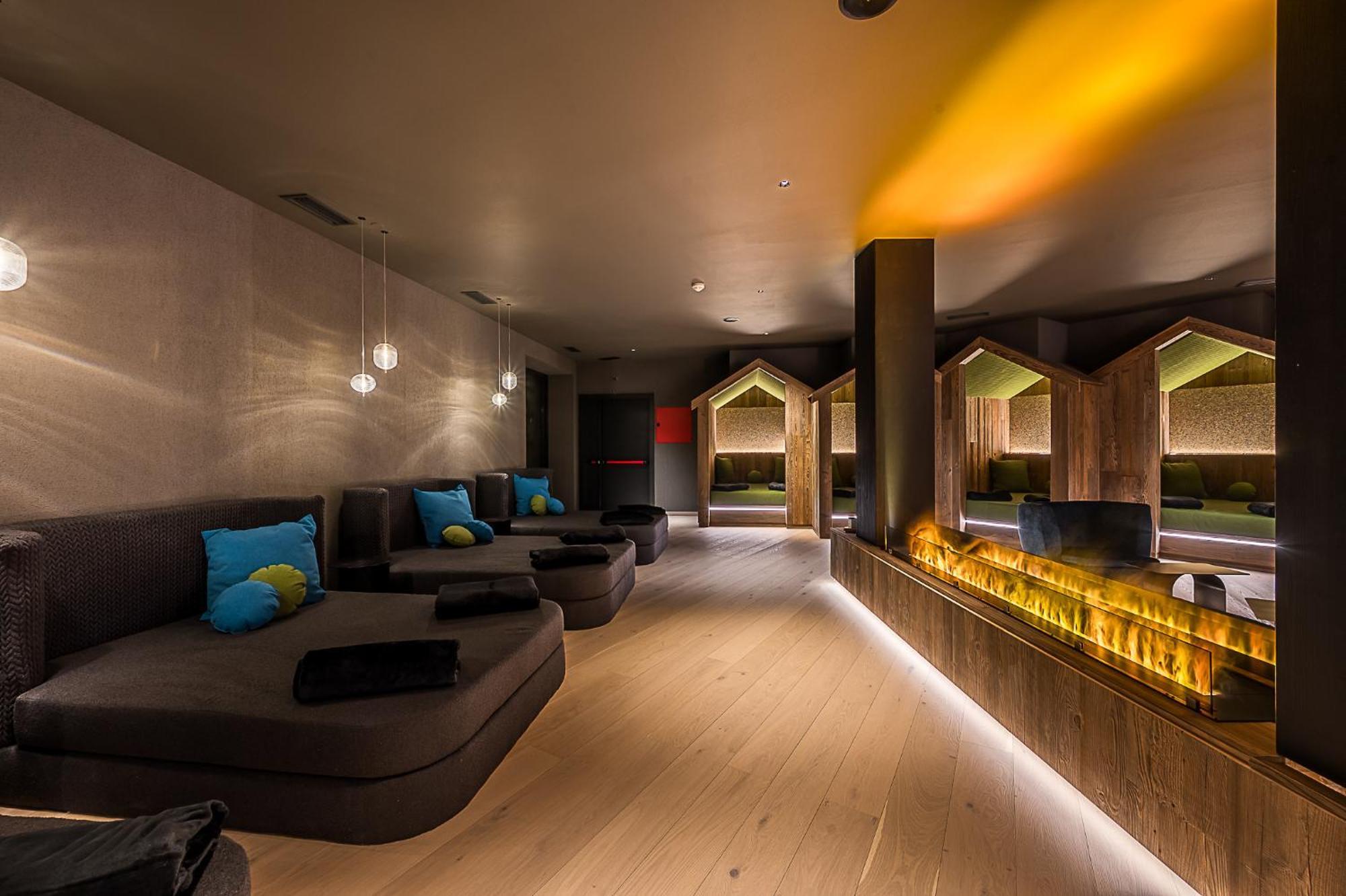 Hotel Ravelli Luxury Spa Mezzana  Ngoại thất bức ảnh
