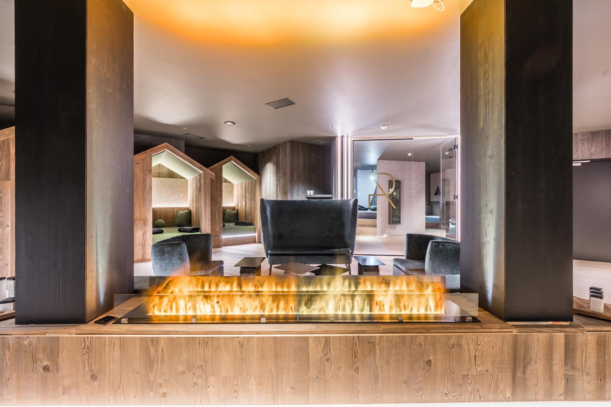 Hotel Ravelli Luxury Spa Mezzana  Ngoại thất bức ảnh