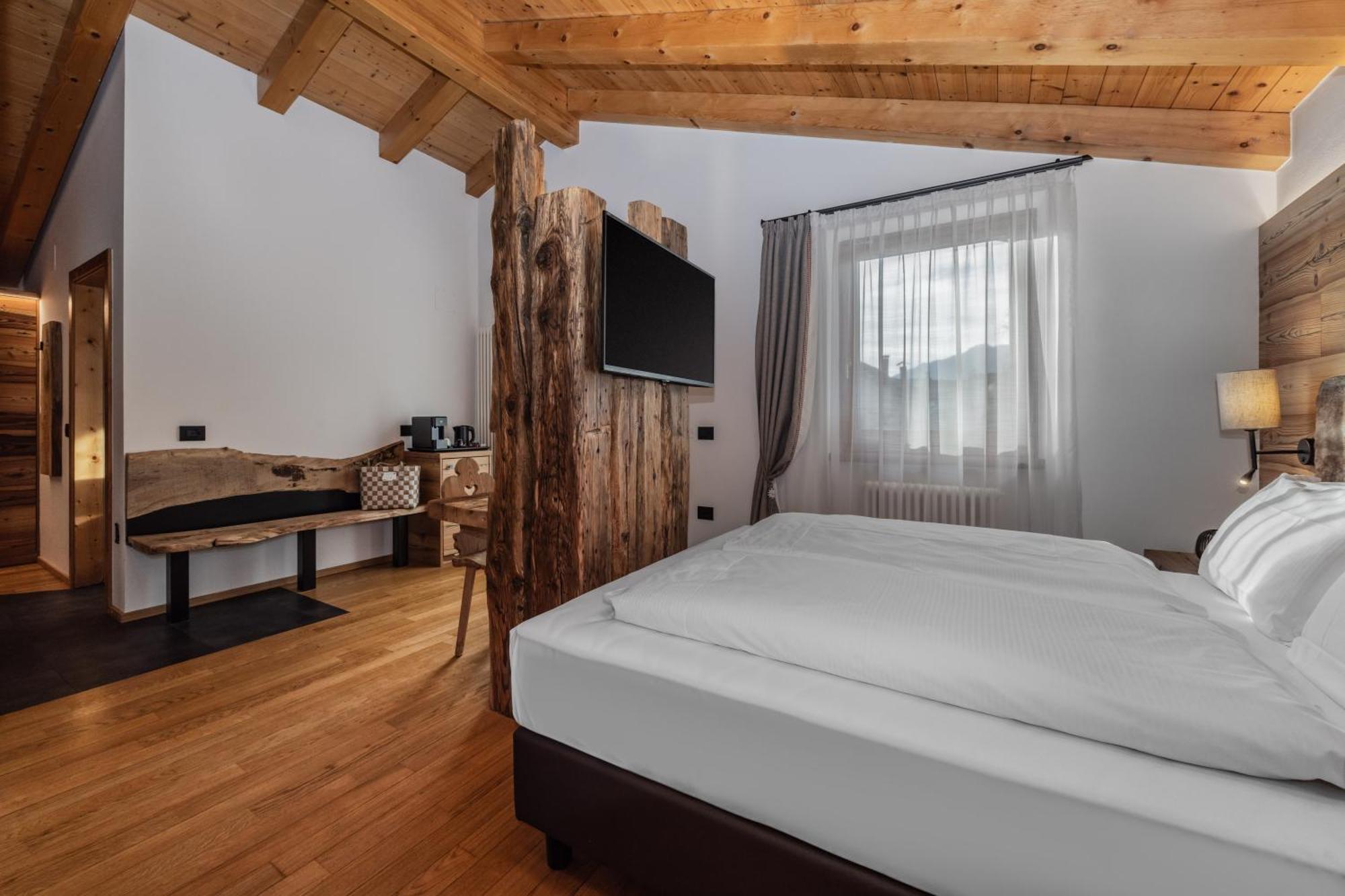 Hotel Ravelli Luxury Spa Mezzana  Ngoại thất bức ảnh