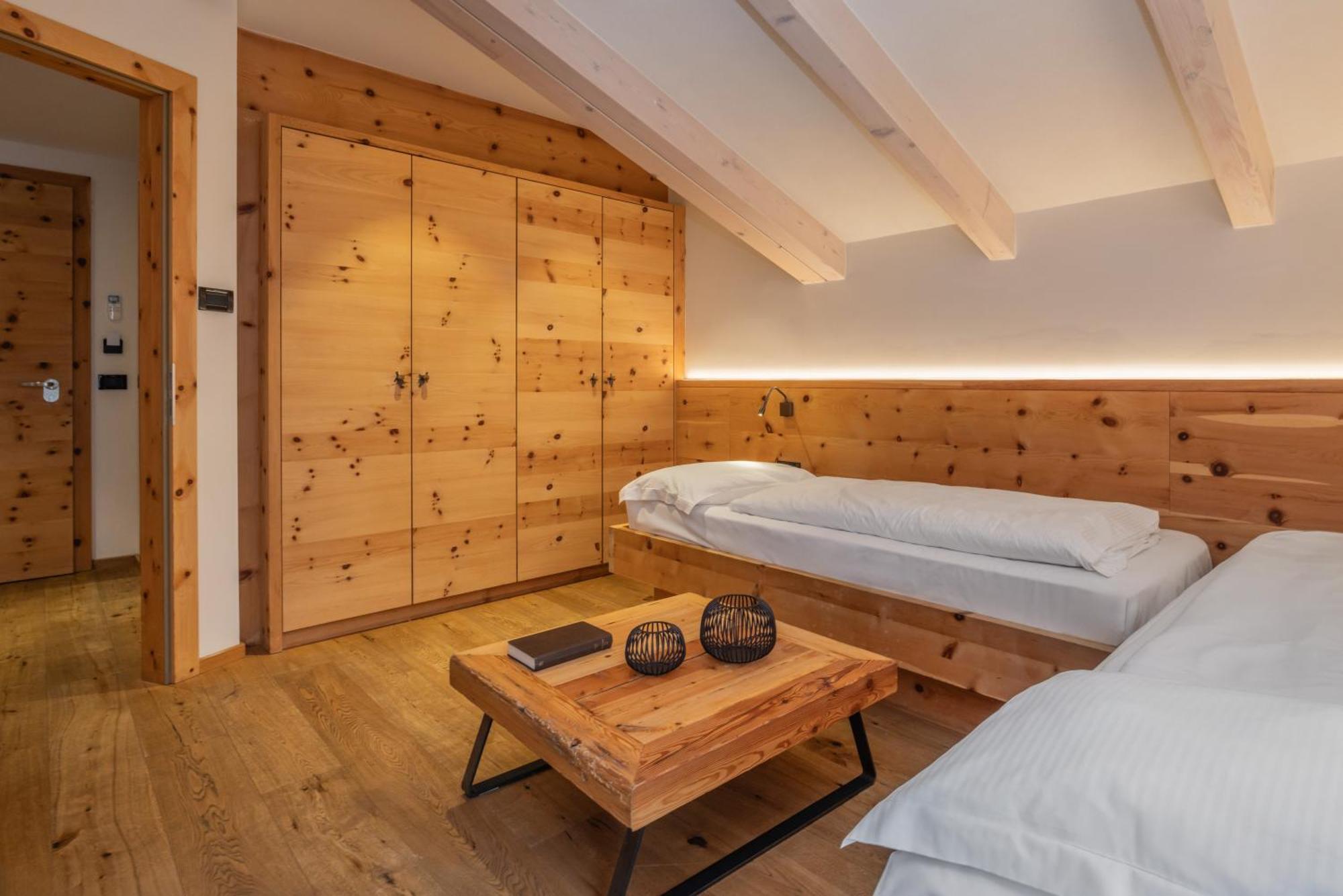 Hotel Ravelli Luxury Spa Mezzana  Ngoại thất bức ảnh