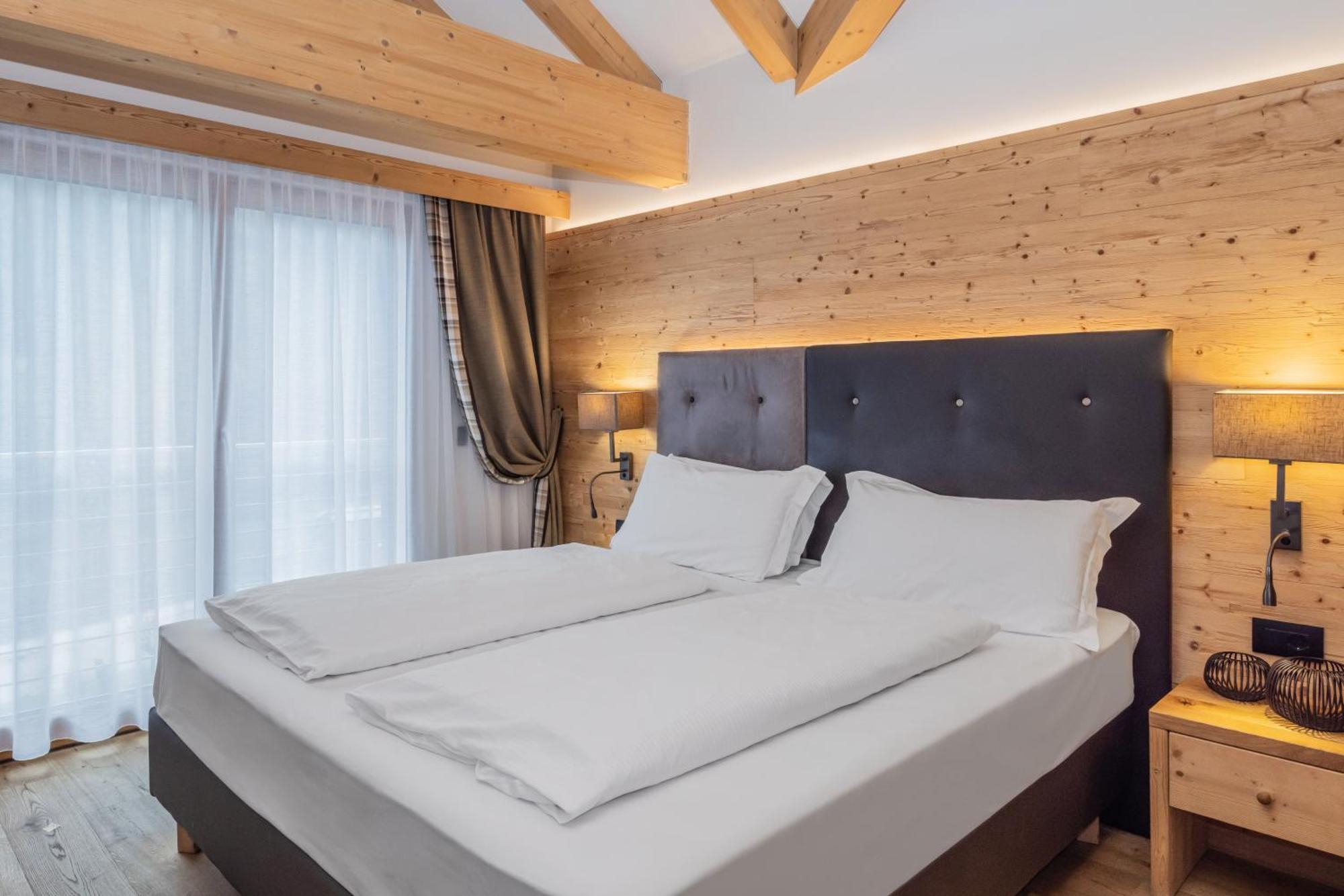 Hotel Ravelli Luxury Spa Mezzana  Ngoại thất bức ảnh