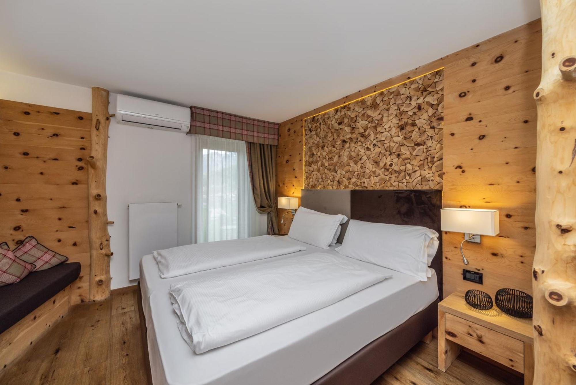 Hotel Ravelli Luxury Spa Mezzana  Ngoại thất bức ảnh